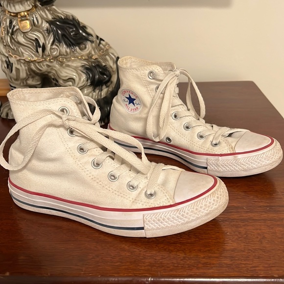Converse - Picture 1 of 2